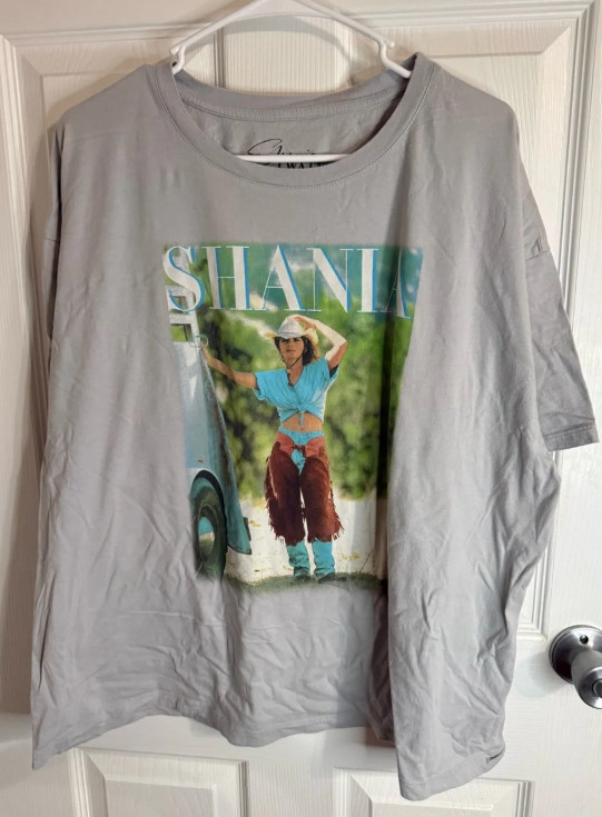 Shania Twain Vintage Style Chaps Graphic Tee XXL Gray | Official Bravado