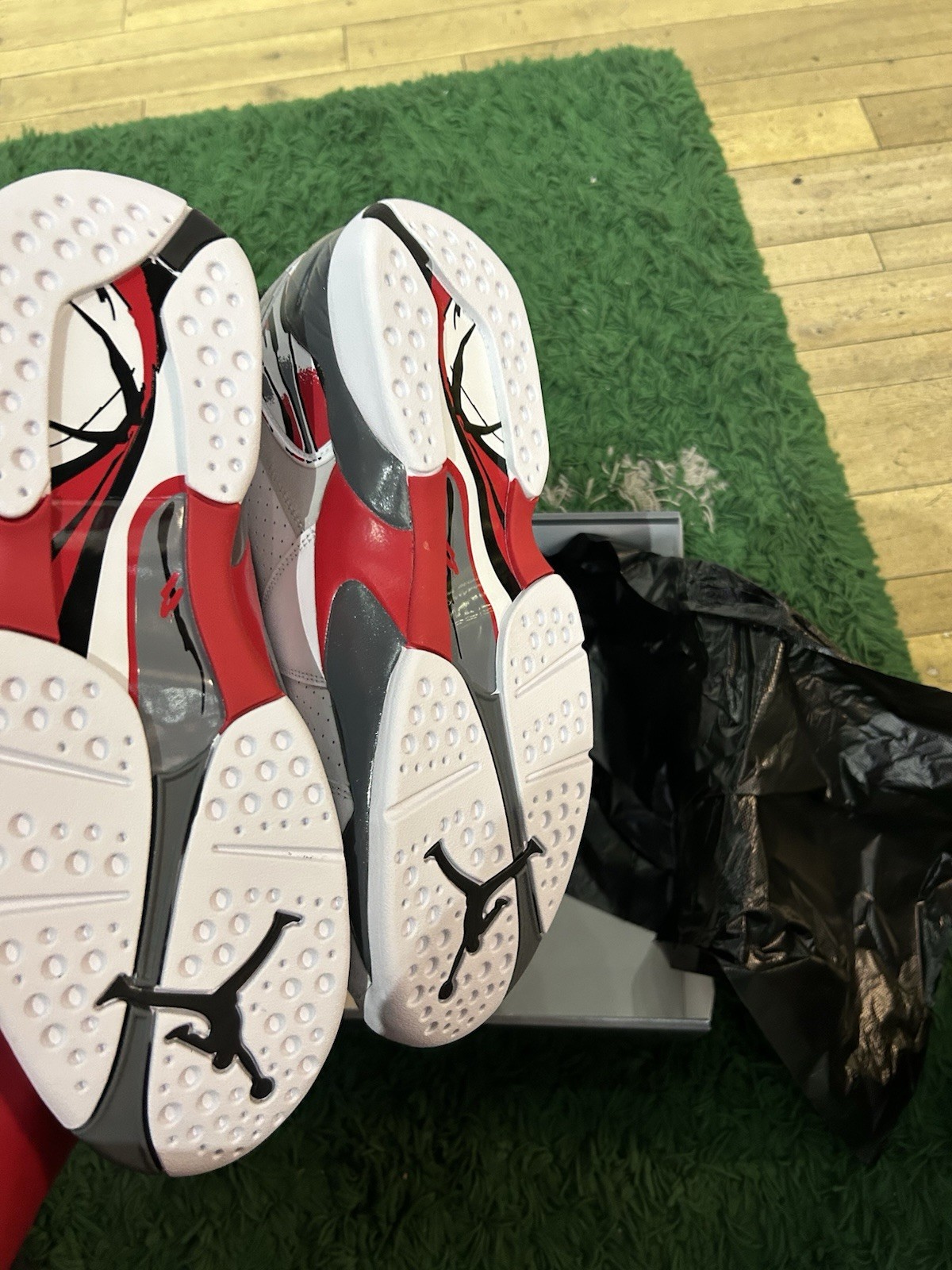 Size 11 – Air Jordan 8 Retro 2025 Bugs Bunny