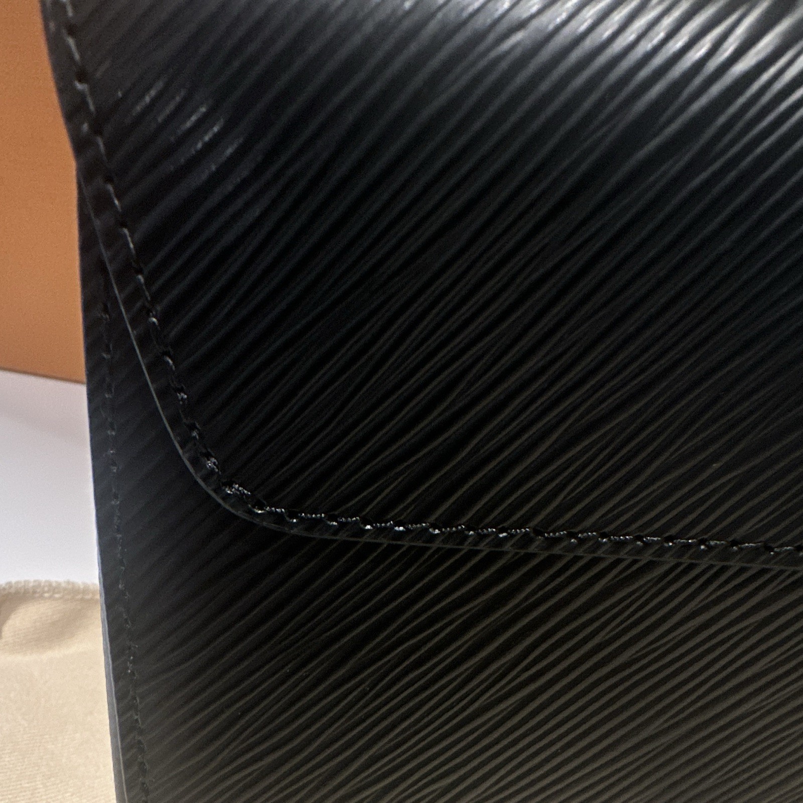 Louis Vuitton Black LV Logo Crossbody Bag Chain Strap Dust Bag Box