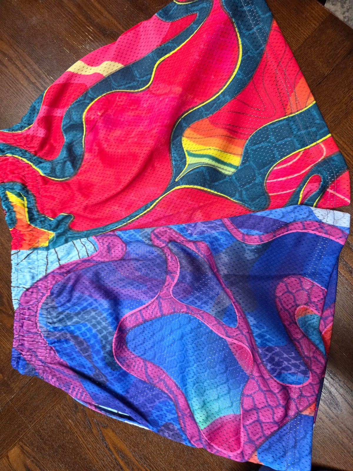 mens muliti-colored bucketsquad shorts size small NWOT