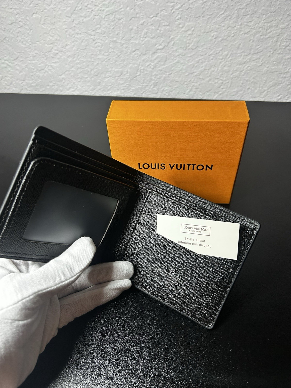 Louis Vuitton Men’s Black Monogram Bifold Wallet Logo Credit Card Feature