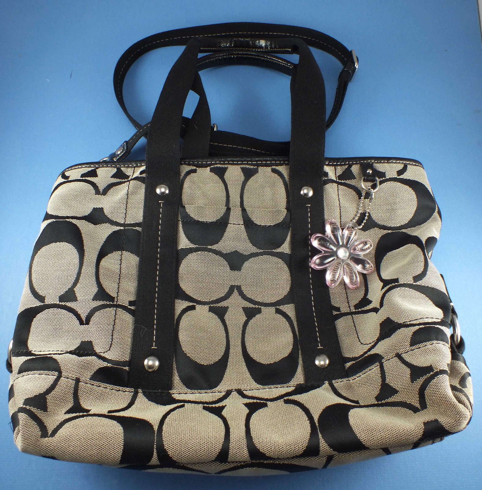 COACH signature daisy bag No B1381-F18855 (black pockets and lining)