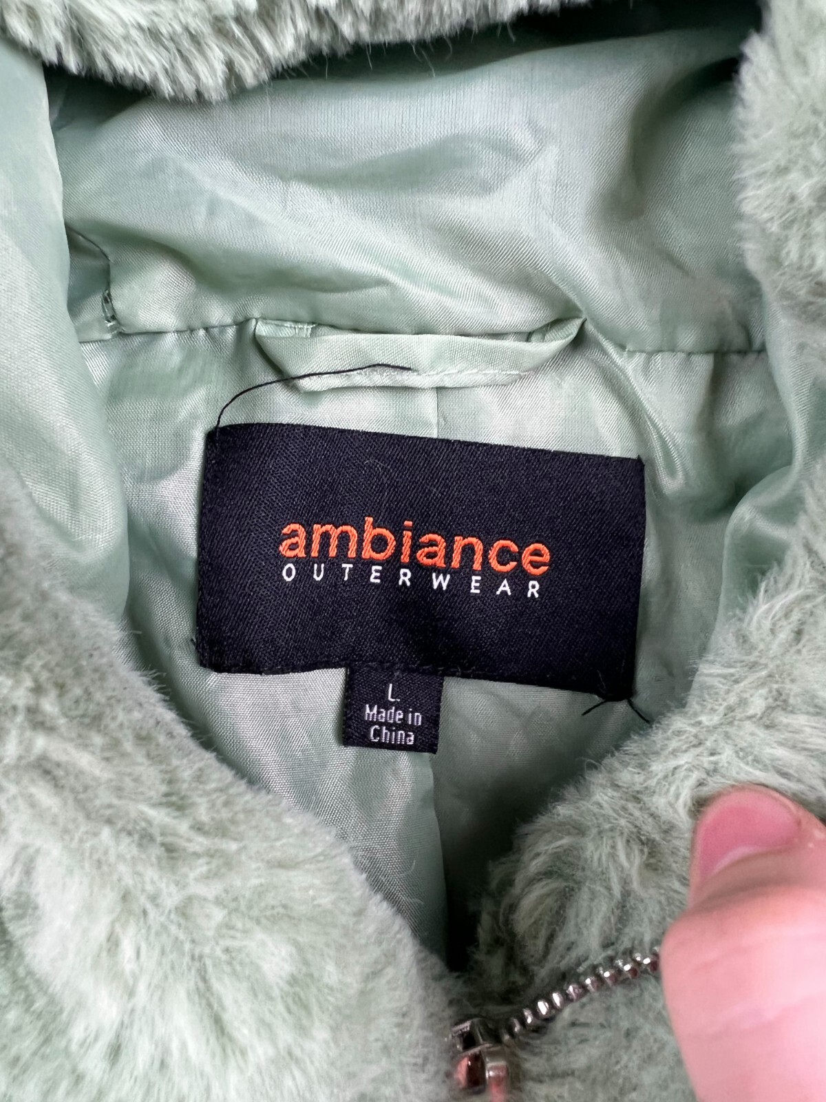 Ambience Outerwear Women’s Green Faux Fur Fluffy Soft Jacket size L Full Zip