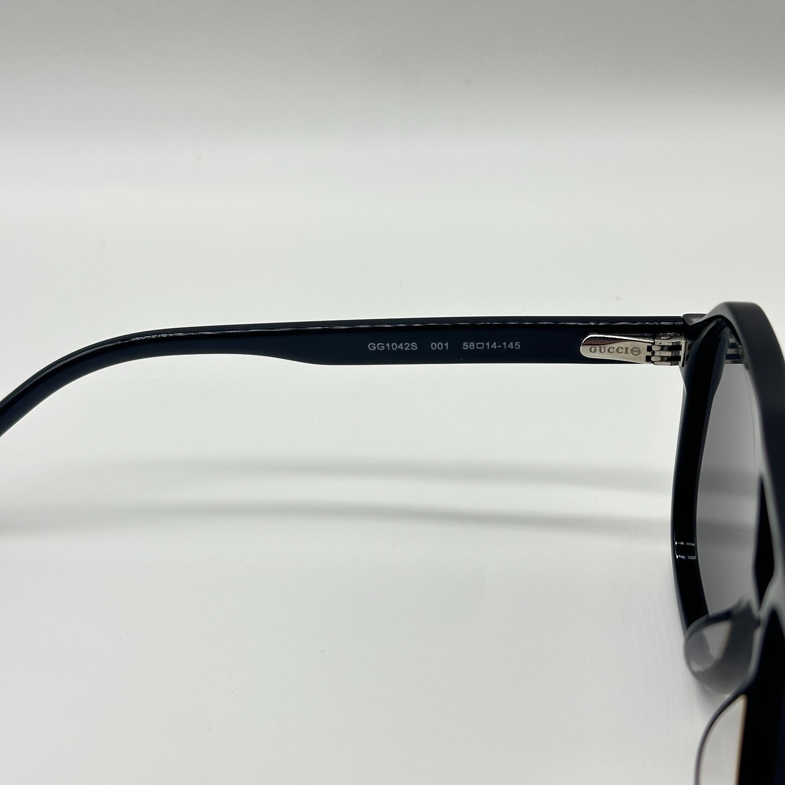 Gucci GG1042S Black Frame Gray Lens Aviator Sunglasses Unisex New w/ Box