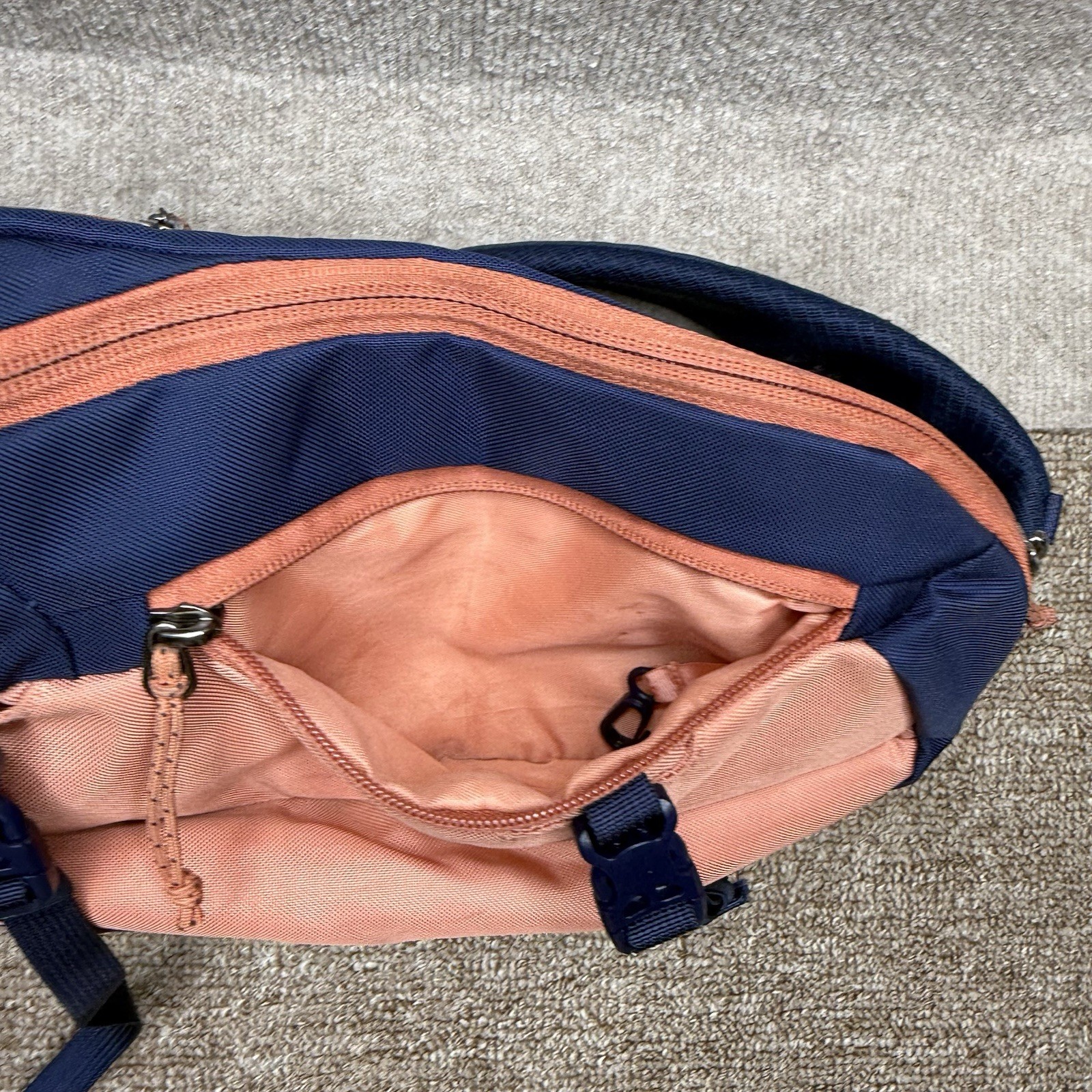 Patagonia Atom 8L Sling Bag One Size Pink Blue Outdoor Hiking Running
