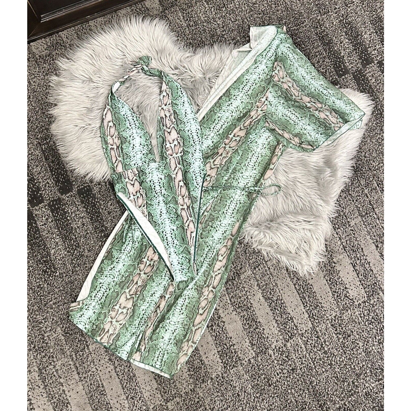 Green Faux Snakeskin One Piece Swimsuit With Coverup Size Small