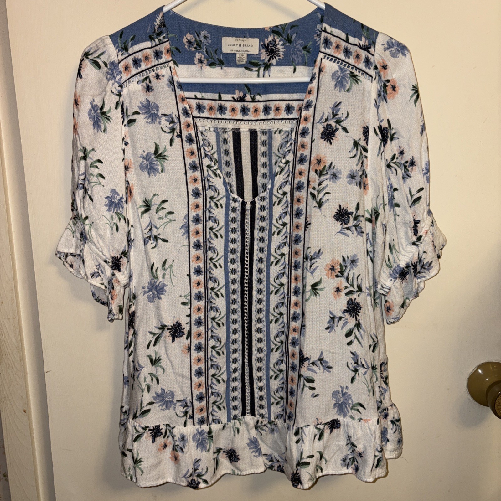 Ladies Lucky Brand Small Short Sleeve Multi Colored Vneck Blouse