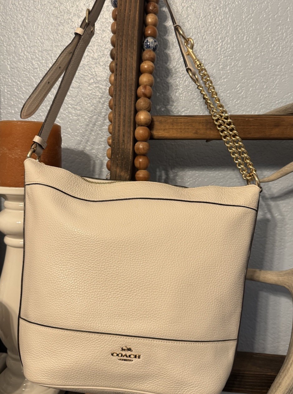 Coach Beige Pebbled Duffle Shoulder Bag Zip Gold Chain Strap Adjustable