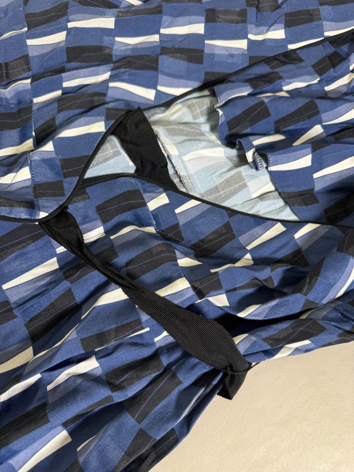Cefinn Blue Black White Geometric True Wrap Midi Dress US Size 4 3/4 Sleeves
