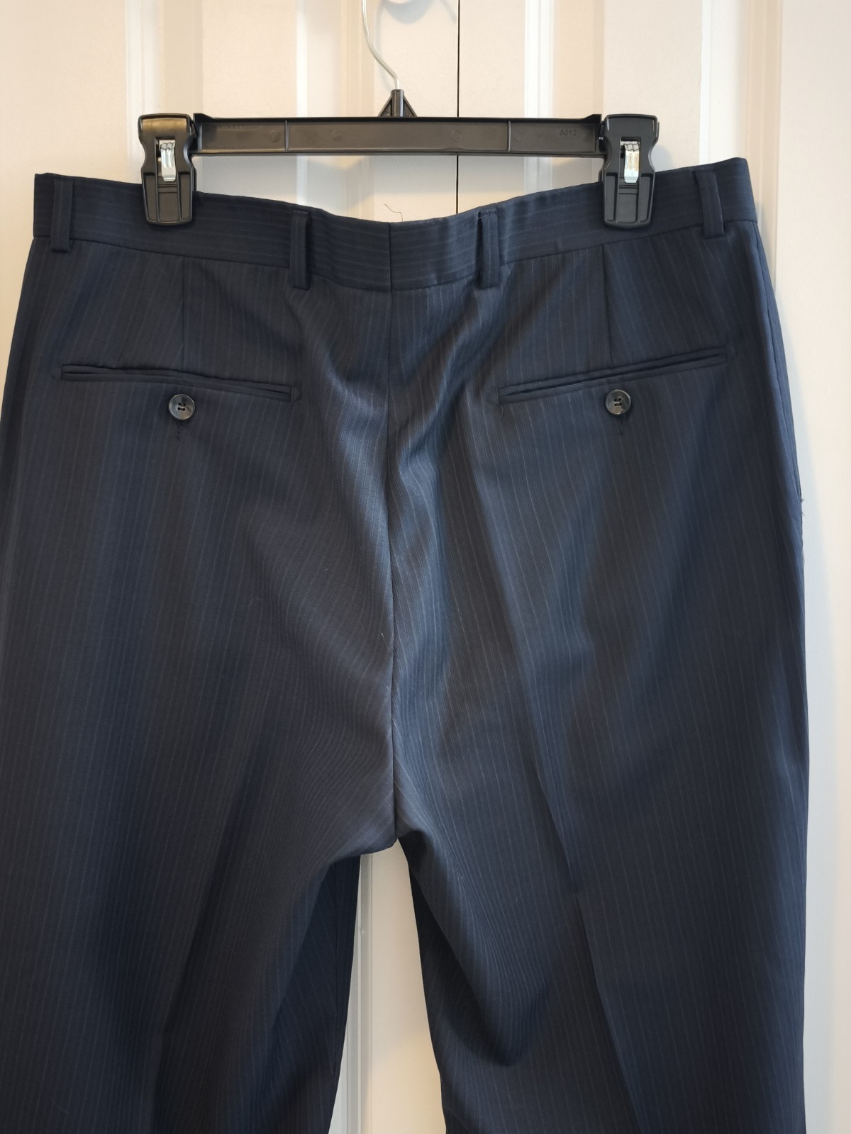 Hart Schaffner Marx Men’s Blue Pinstripe 2-Piece Suit 42R Two-Button