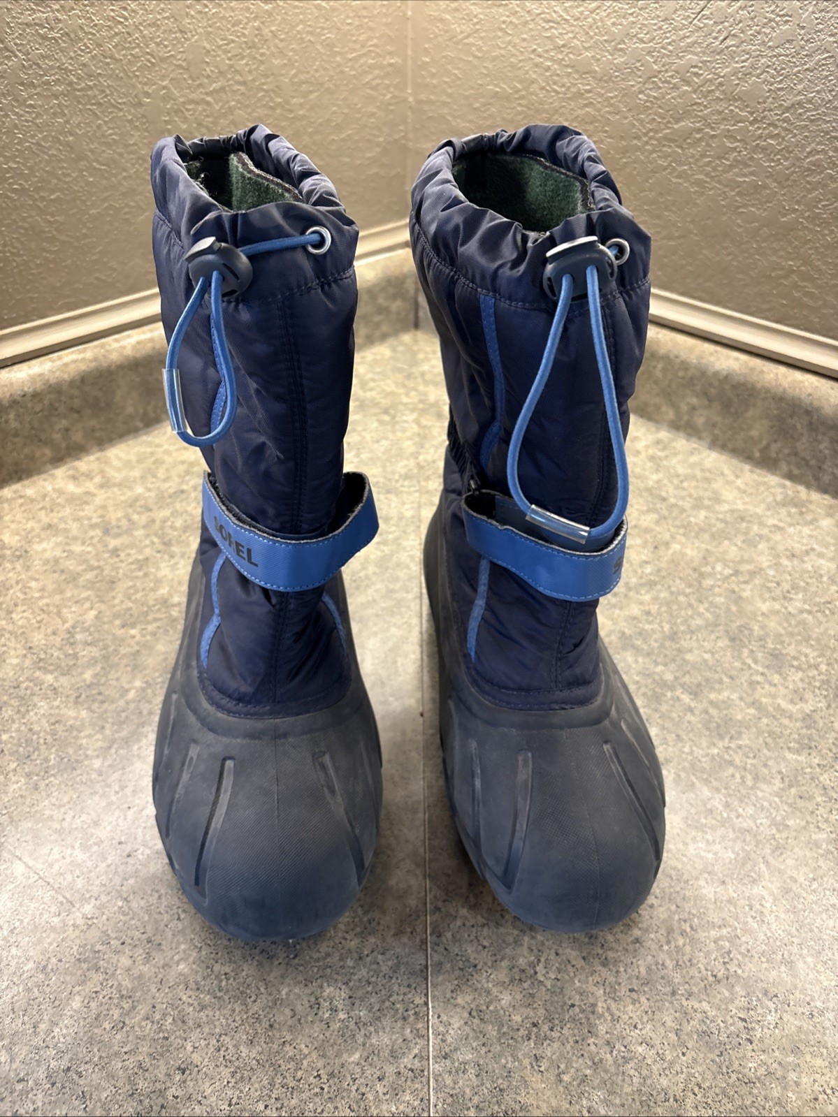 Sorel Kids Flurry winter snow boots collegiate navy Sz 7 Good Condition