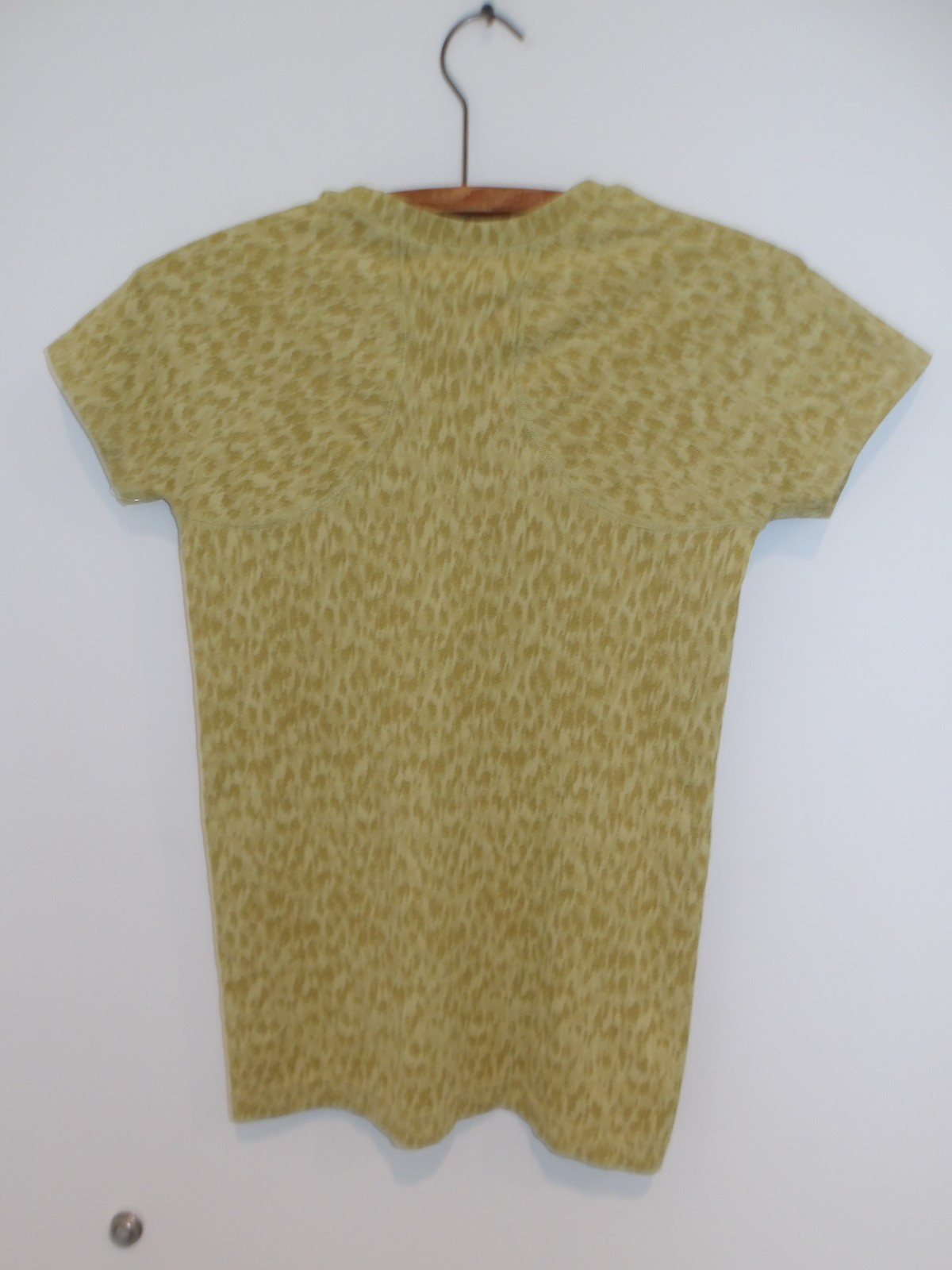 NWOT Athleta Green Print Nylon Blend T-Shirt Top XS