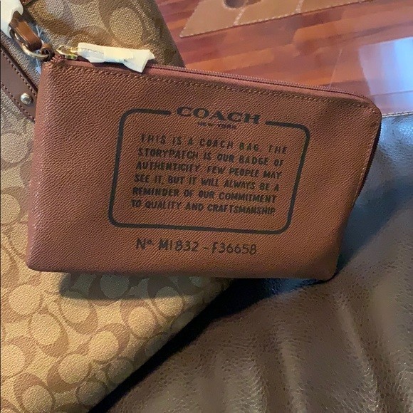 COACH City Tote Bag Signature Canvas