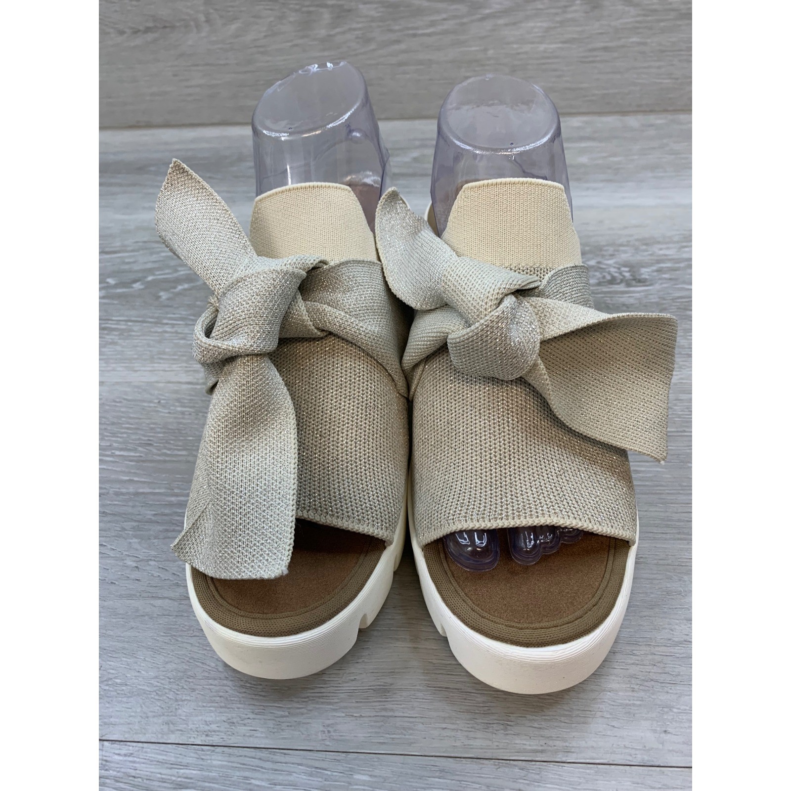 Bernie Mev New York Metallic Tan Bow Platform Wedge Sandals 11 Comfort Shoes