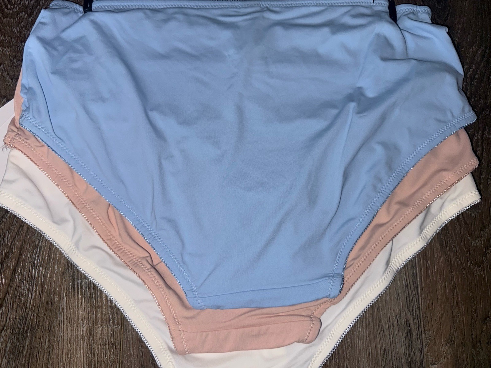 Daisy Fuentes ~ Womens Hipster Underwear Panties 3-Pair Polyester Blend (A) ~ M