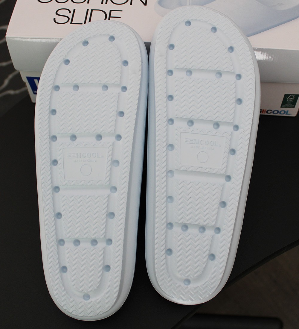 32 Degrees Unisex Size Medium (W 7.5-8.5 / M 5.5-6.5) Cushion Slide Sandal, Blue