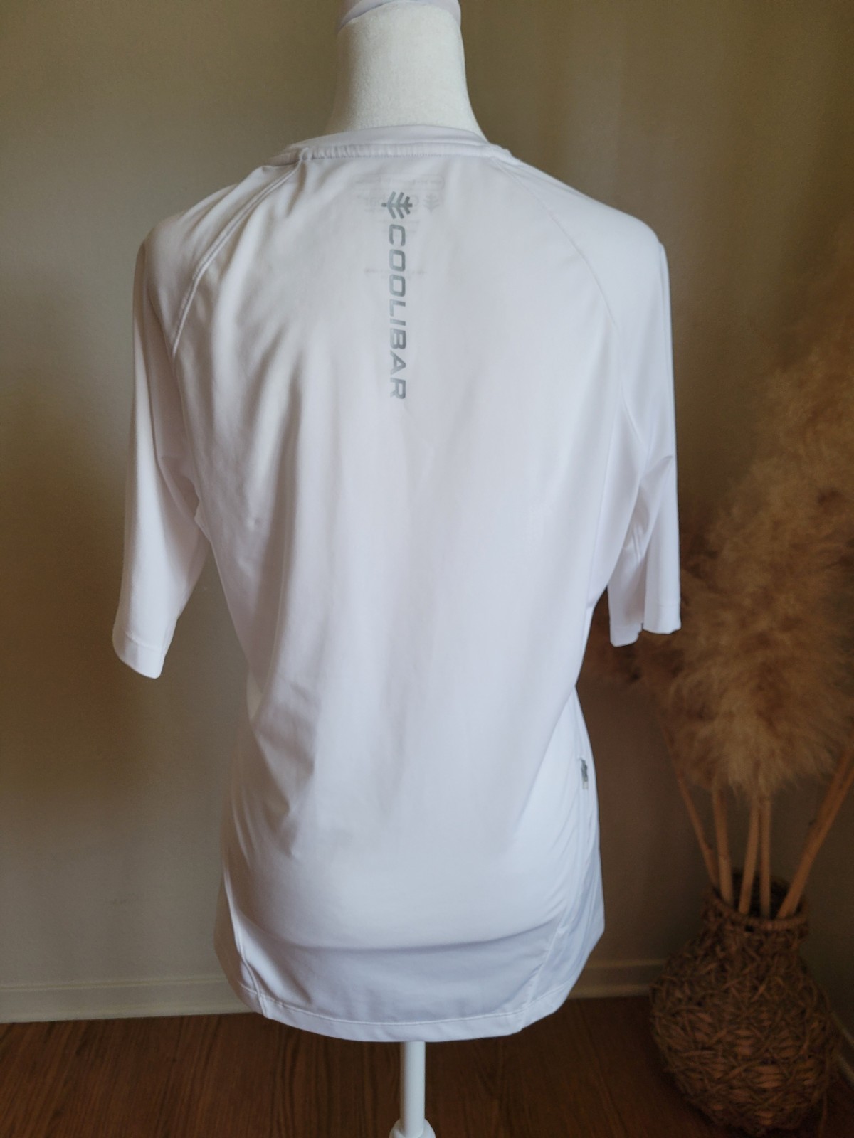 Coolibar UPF50 Top Devi Short Sleeve Fitness Shirt White Athlon Fabric Small New