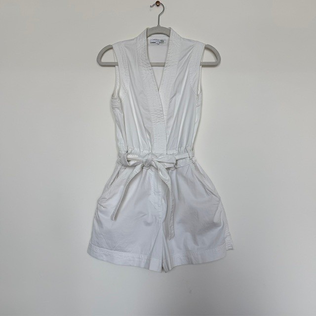 Derek Lam White Denim Romper US 6 IT42 Tie Waist Sleeveless Shorts Outfit