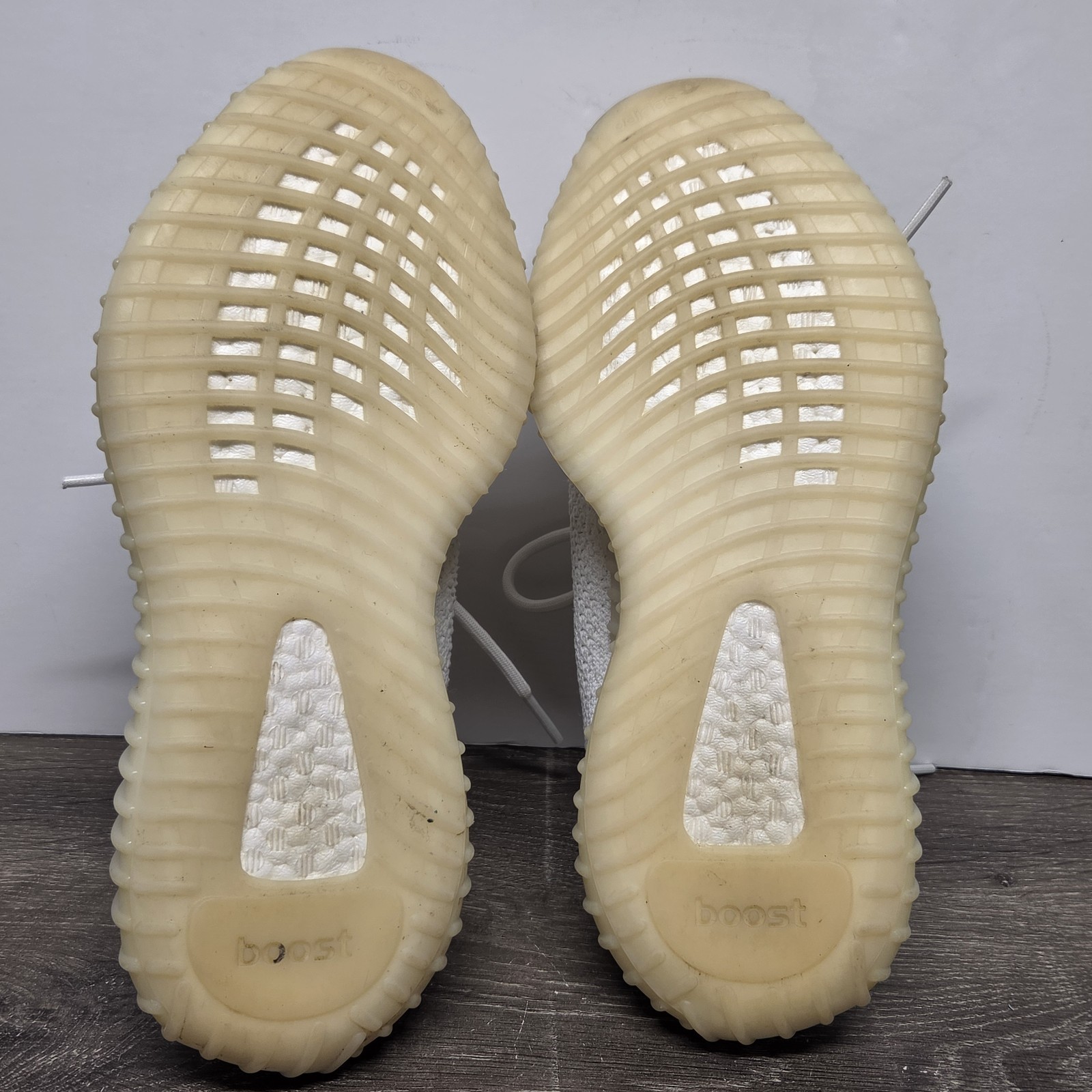 adidas Yeezy Boost 350 V2 Cream Triple White Size 7 Pre-Owned