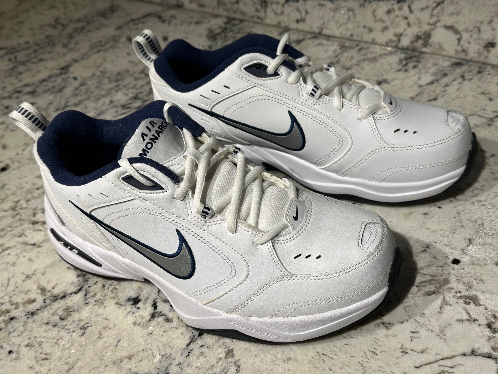 NIKE AIR Monarch IV Cross-Training Shoes WHITE & NAVY Men’s 8 4E 416355-102 EUC