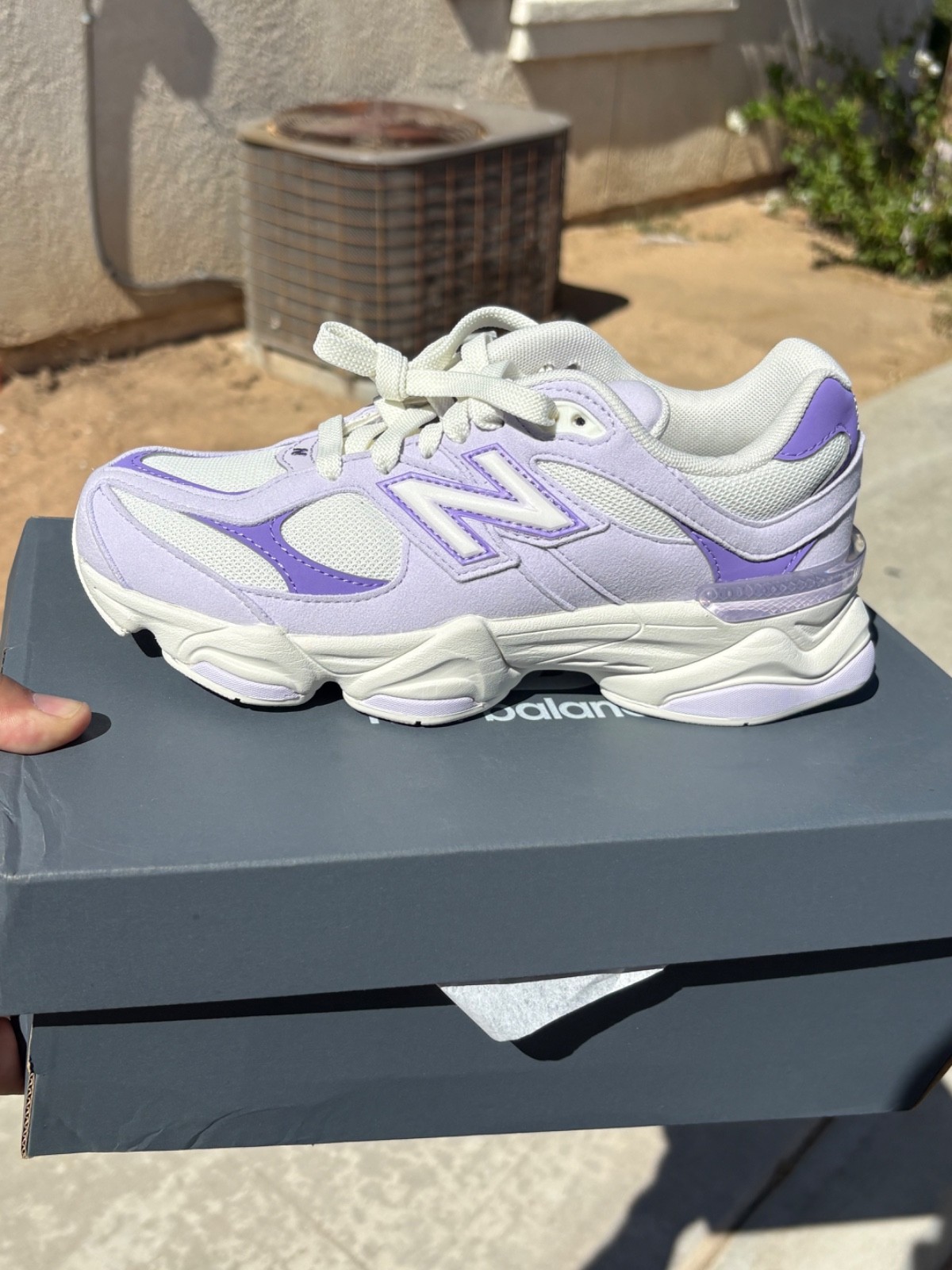 Girl Shoes SIZE 5Y New Balance 9060