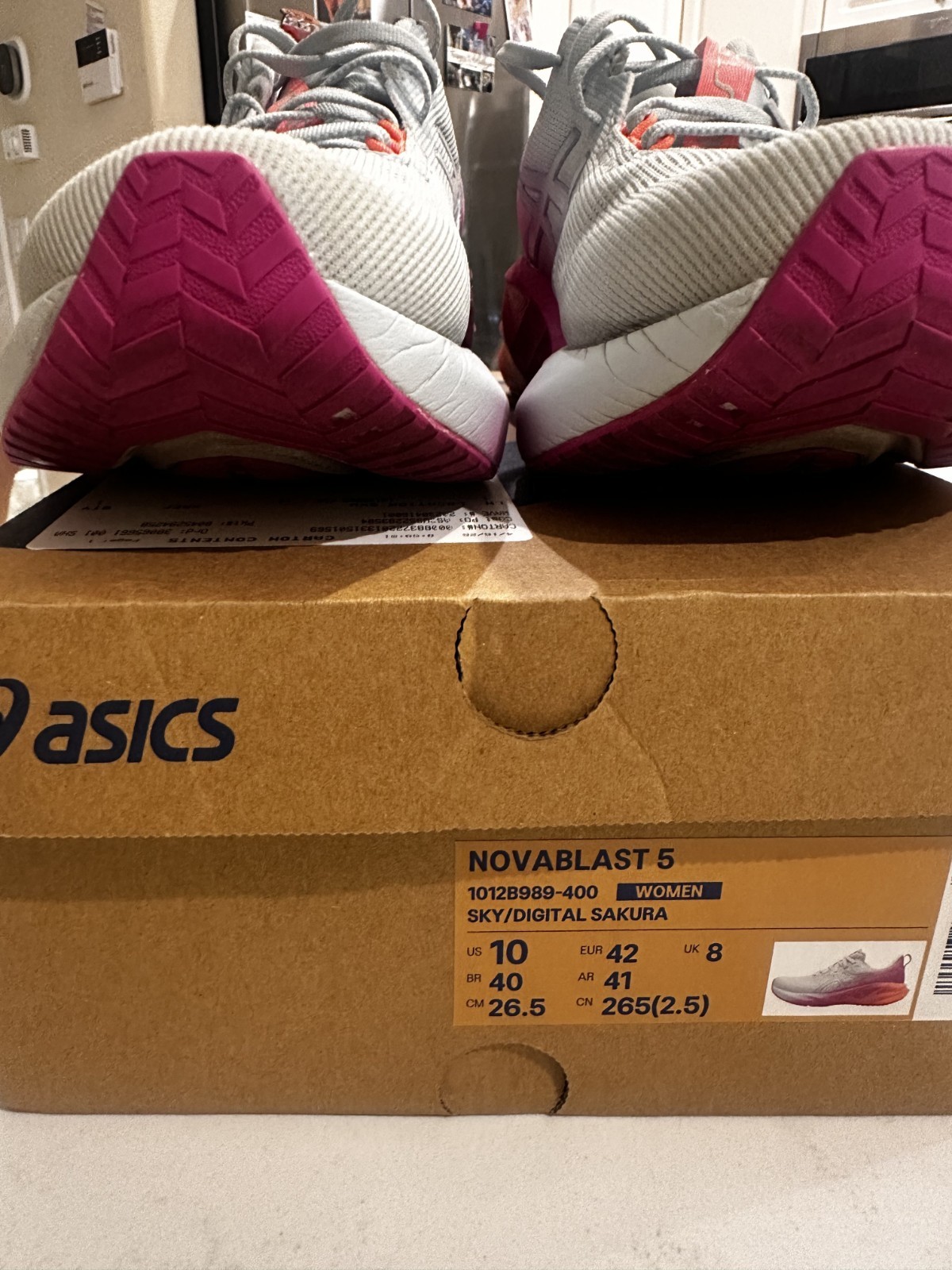 asics novablast 5 womens 10 Sky/Digital Sakura In great condition, worn twice.