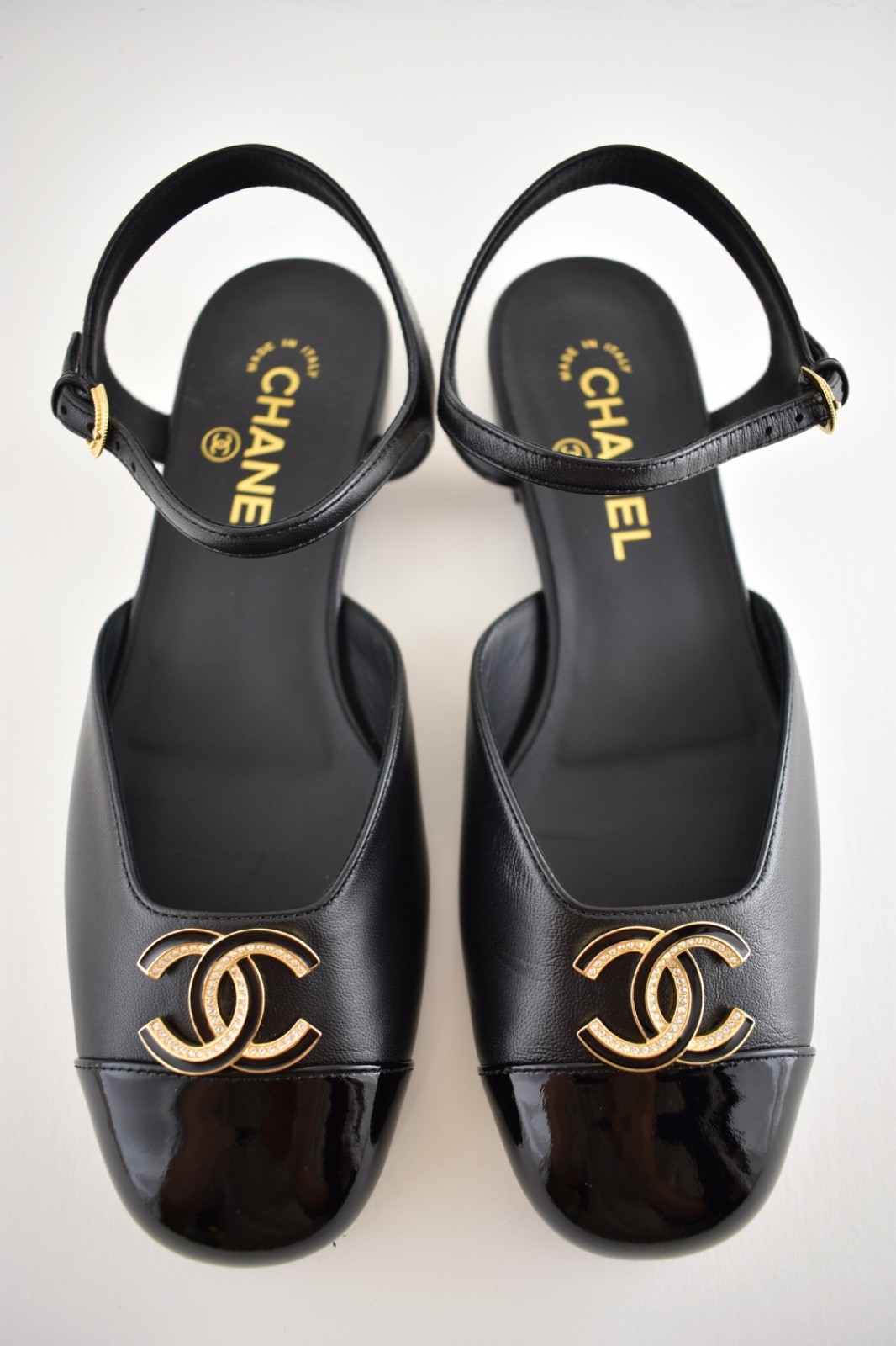 Chanel 25P Black Patent Gold CC Slingback Ankle Strap Ballerina Ballet Flat 37