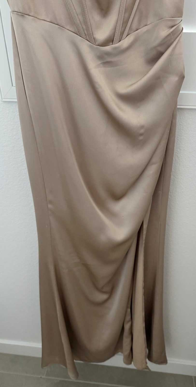 Ladivine by Cinderella Divine Satin Beige Gown Women’s Dress Size 6