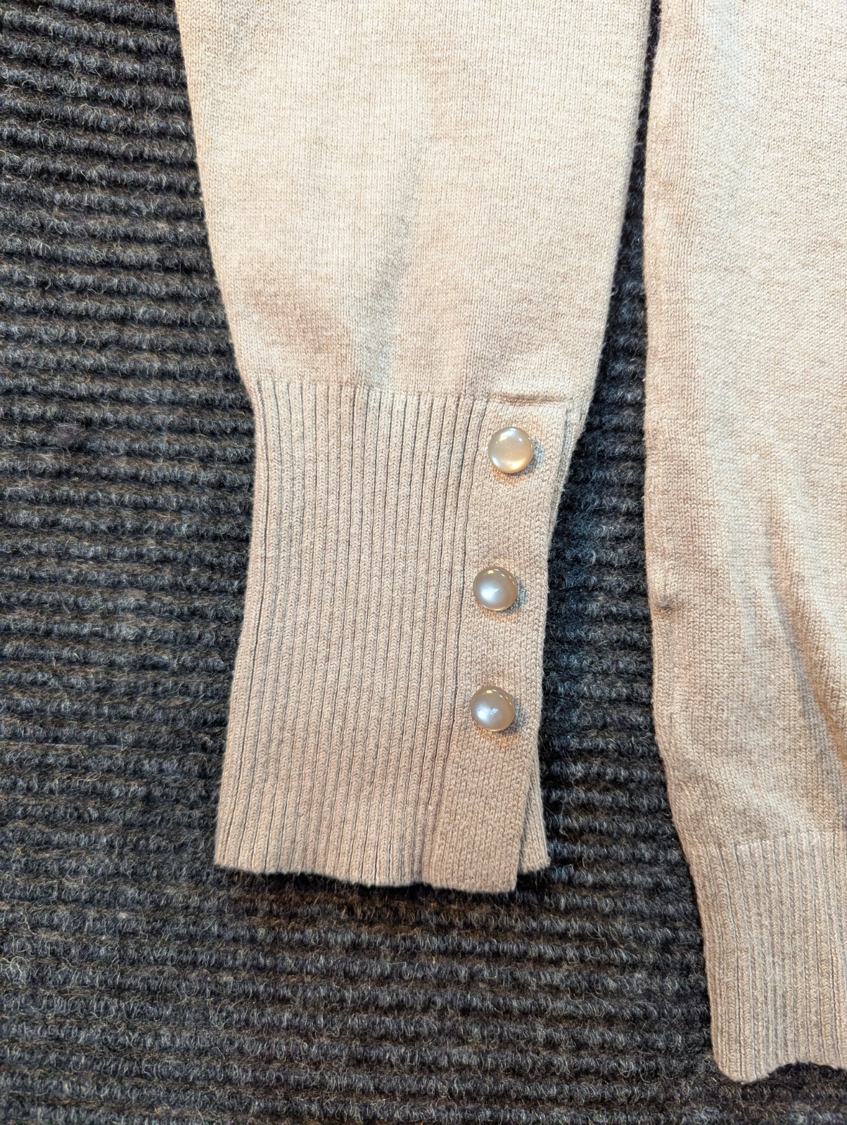 Joseph A Sweater Womens Medium Beige Turtleneck Tight Knit Ribbed Warm Winter