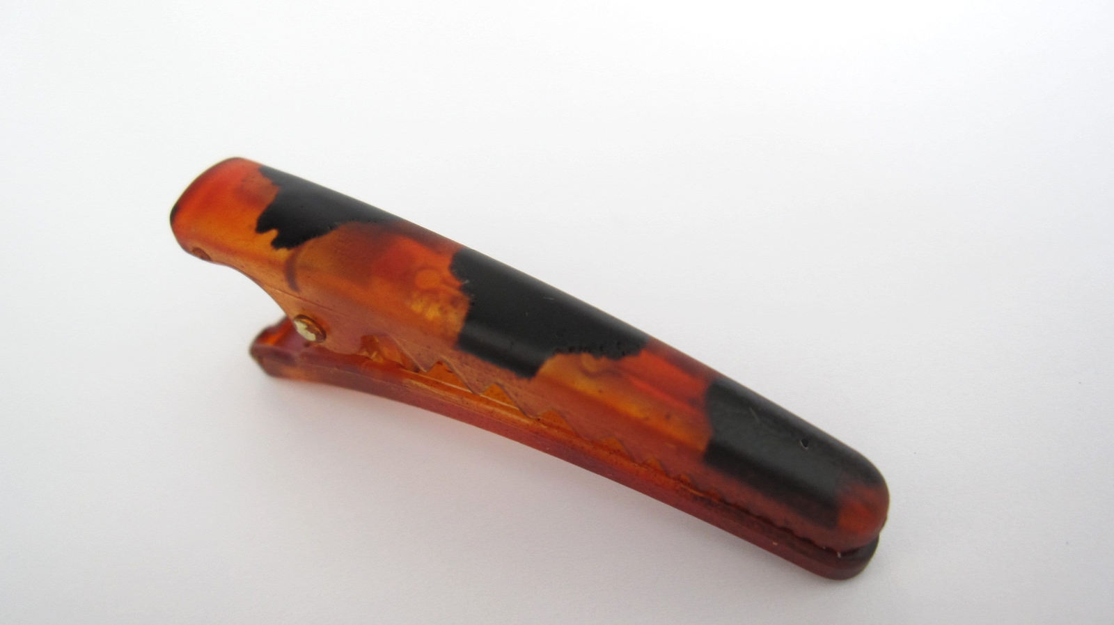 2 1/4 inch black auburn golden acrylic alligator hair clip fine thin hair