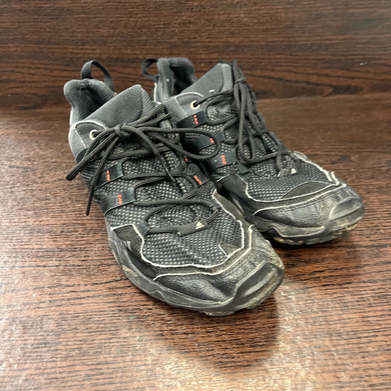 Adidas Men’s AX2 Hiking Shoes Size 9.5 Black Grey Low Top Trail Walking D67192