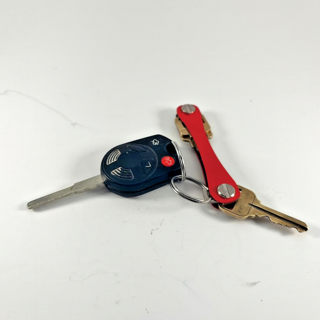 Compact Aluminum Key Organizer Pocket Keychain Red Minimalist EDC Holder