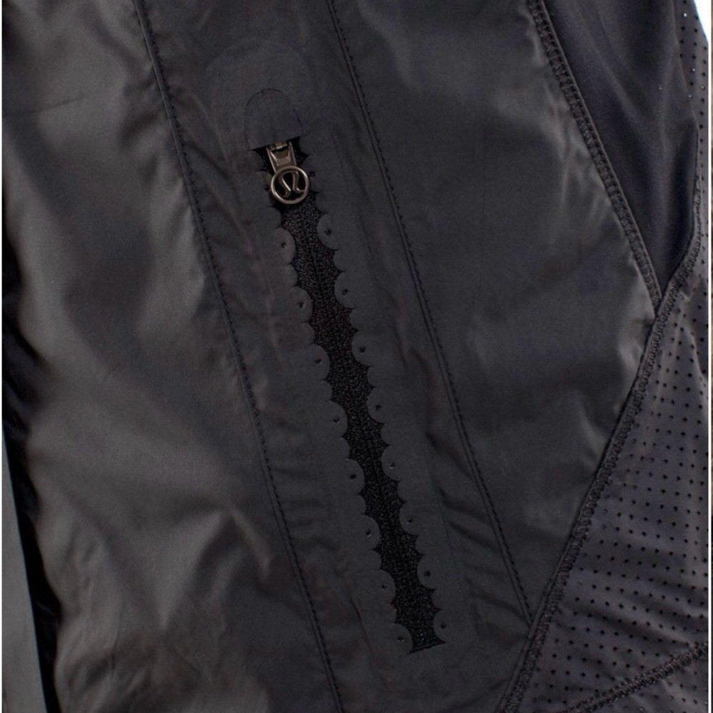 Lululemon Run Essential Jacket Black / Anthracite Grey Sz 6