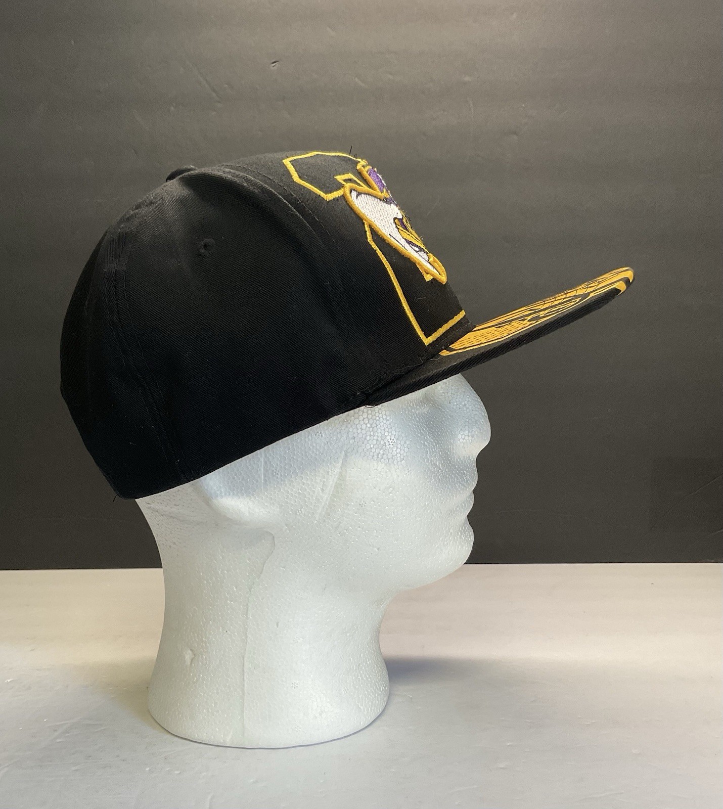 Legend 24 Snapback Baseball Cap Top Level 100% Cotton Pre-owned