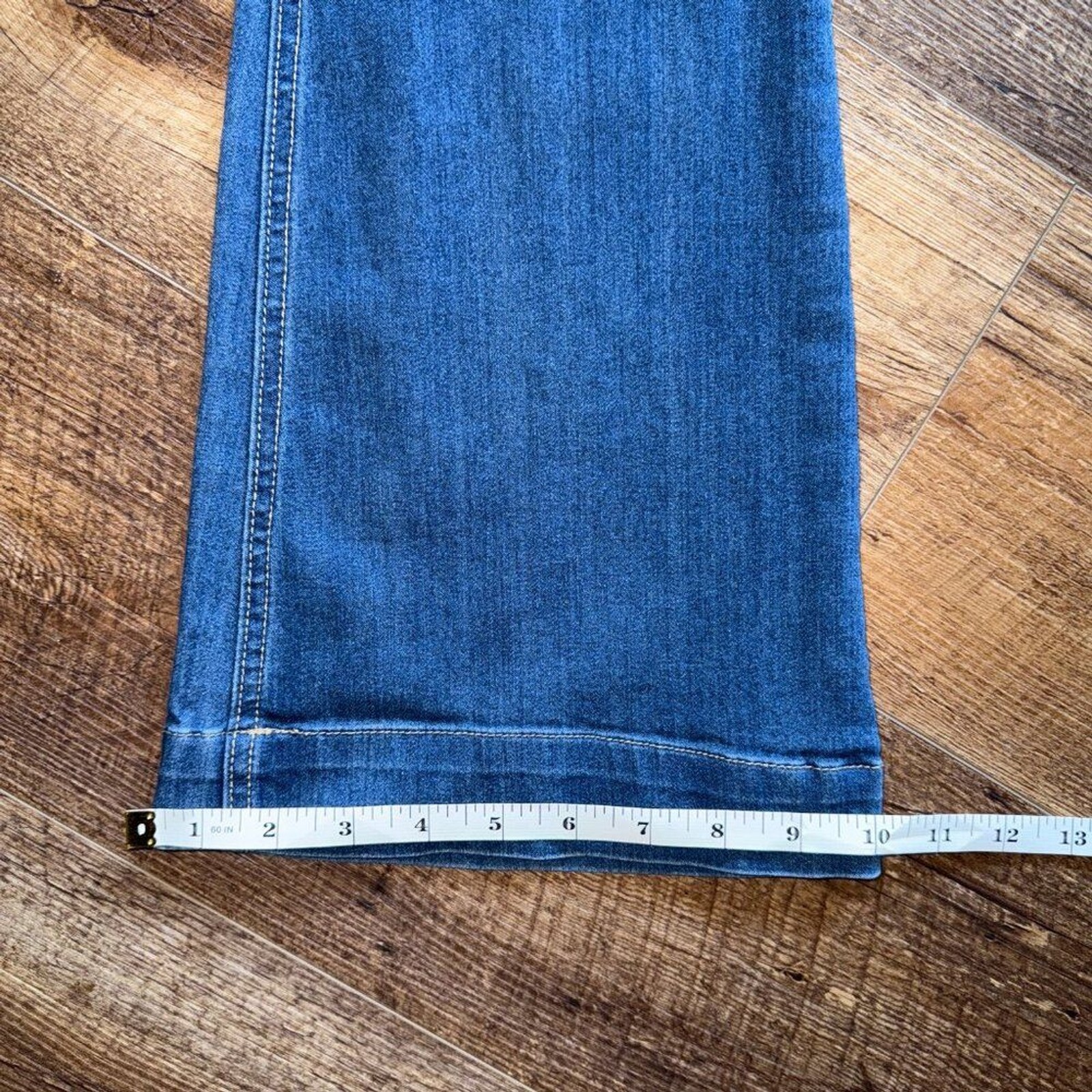 Cello Jeans Women’s Mid-Rise Flared Jegging Elasticized Waist-Band Size Small