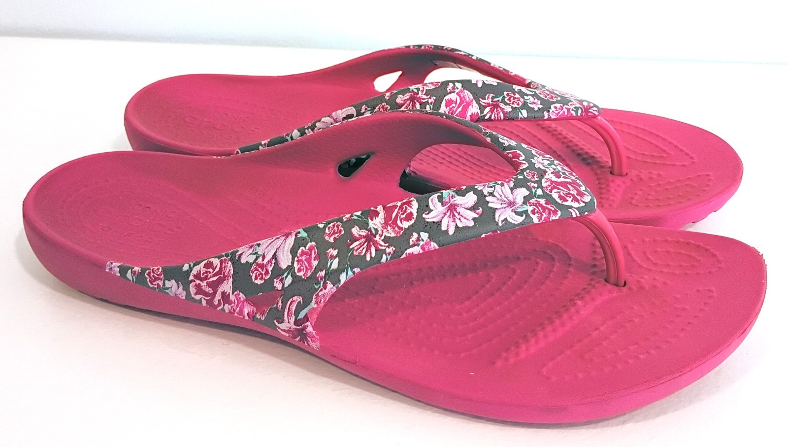 Crocs Women’s Kadee II Sandals flip flops pink with floral print, sz 8