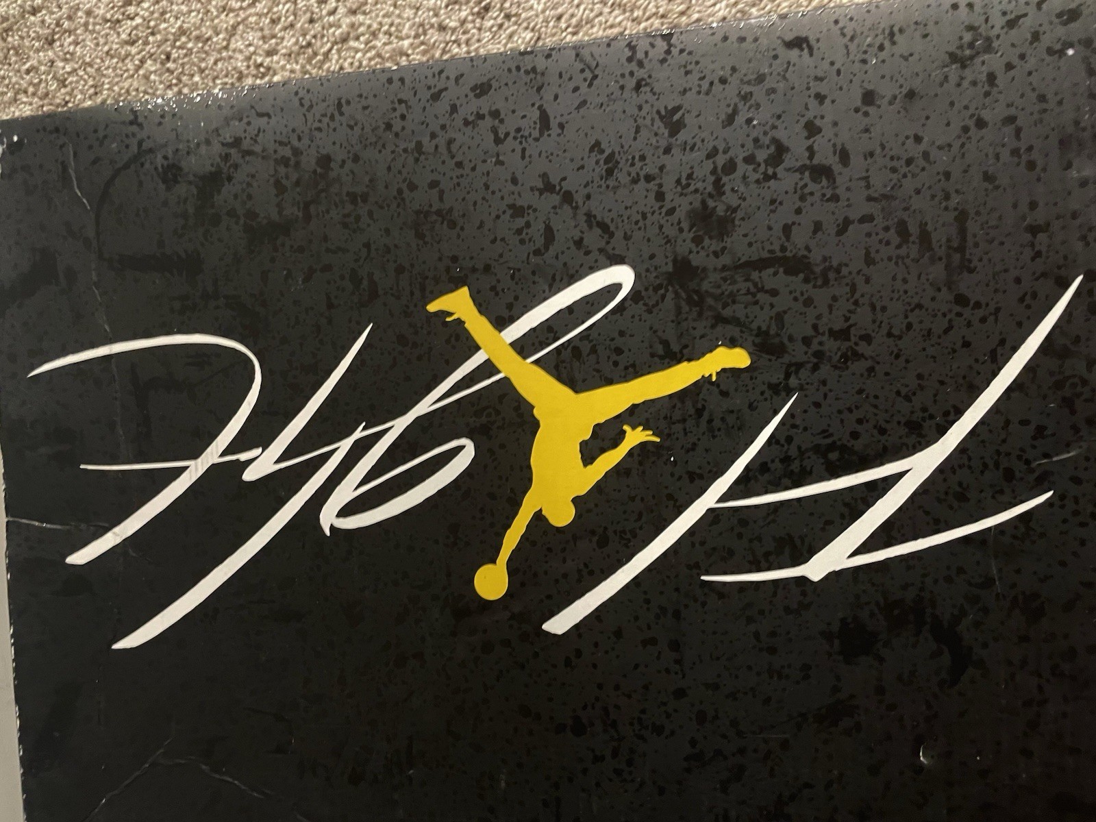 Size 8 – Jordan 4 Retro Mid Thunder