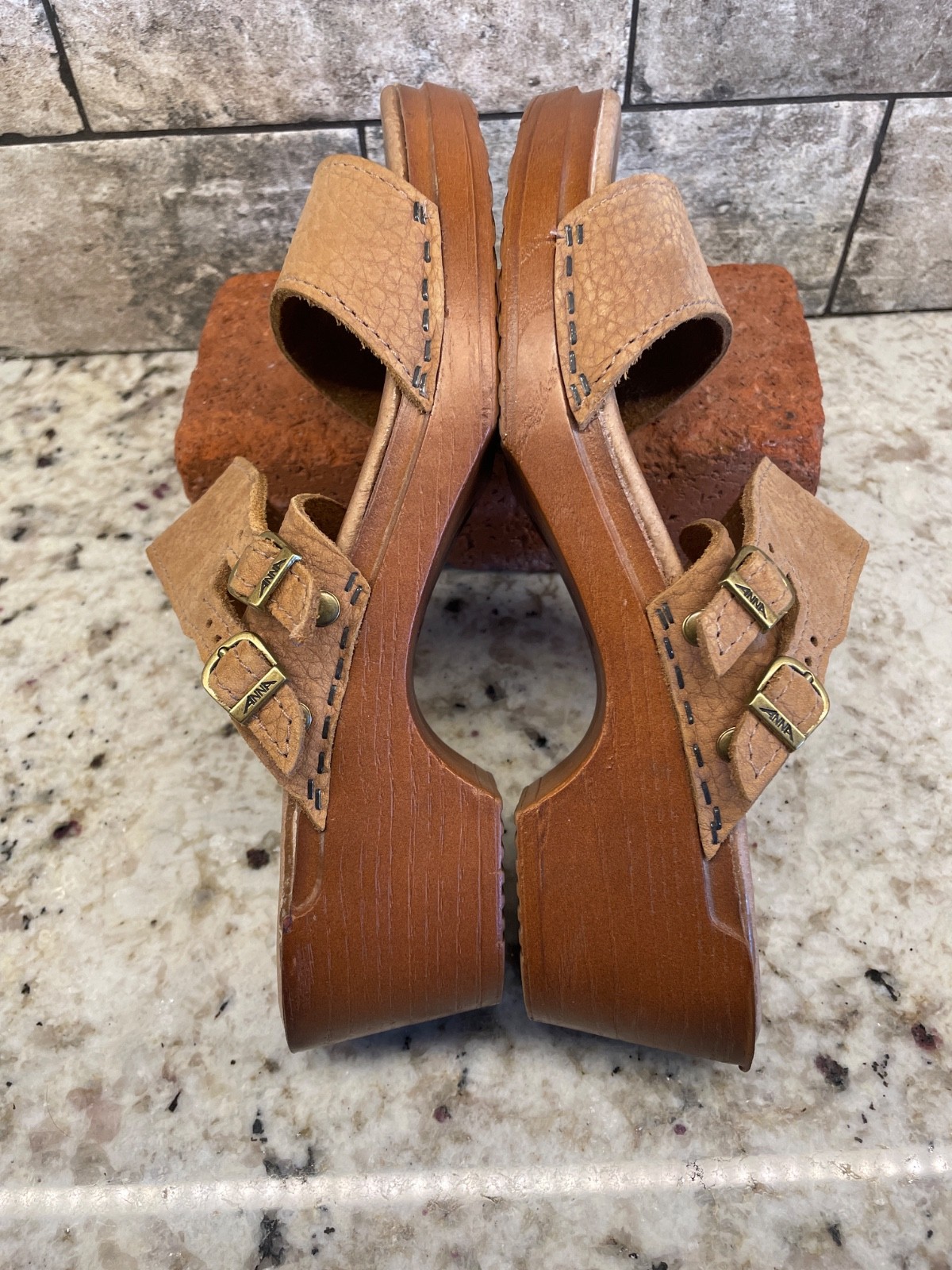 ANNA Made In USA Clogs Sandals 2.25″ Pebbled Tan Brown Leather 2 Strap EUC ~ 11