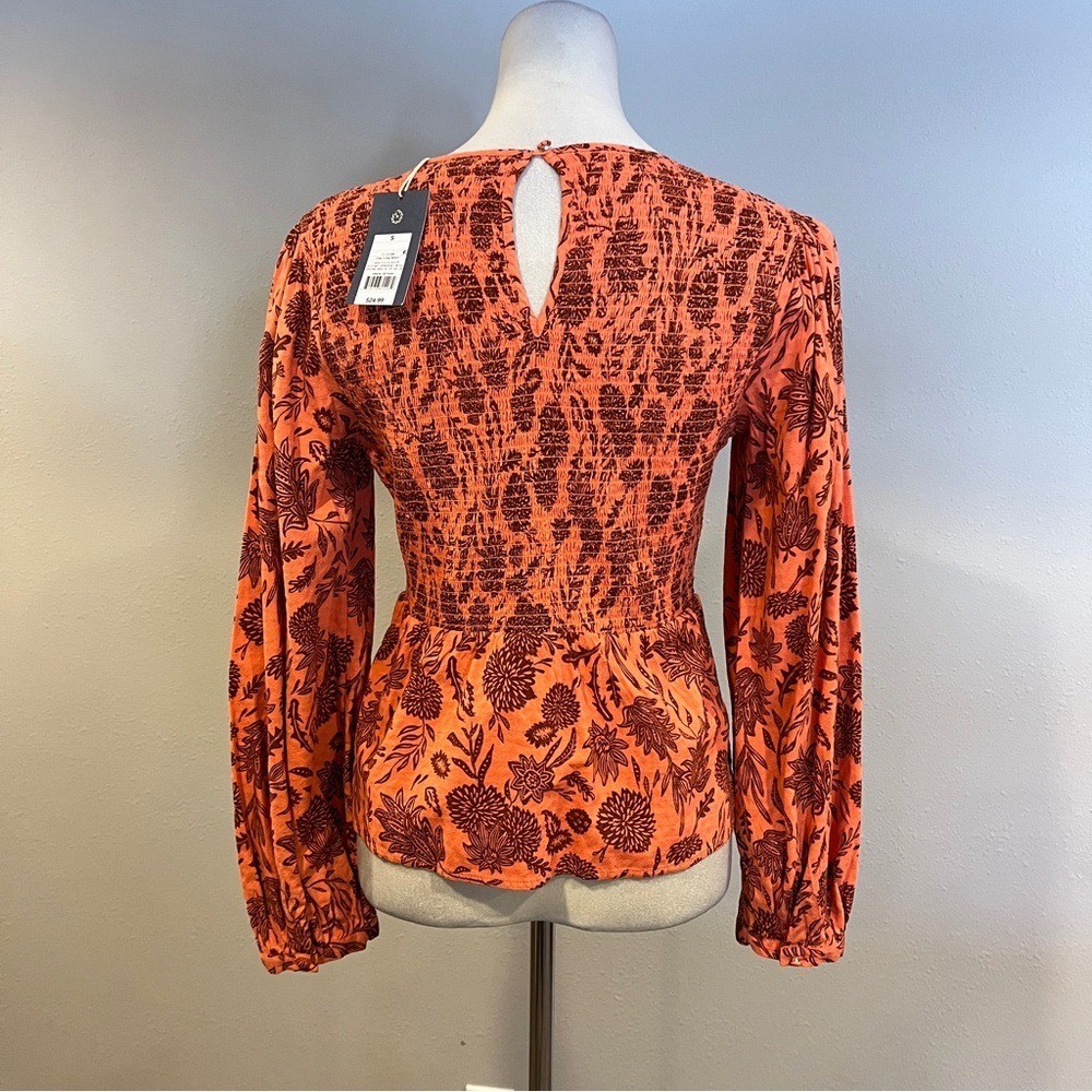 Universal Threads Floral Orange long sleeves cinched Top size small