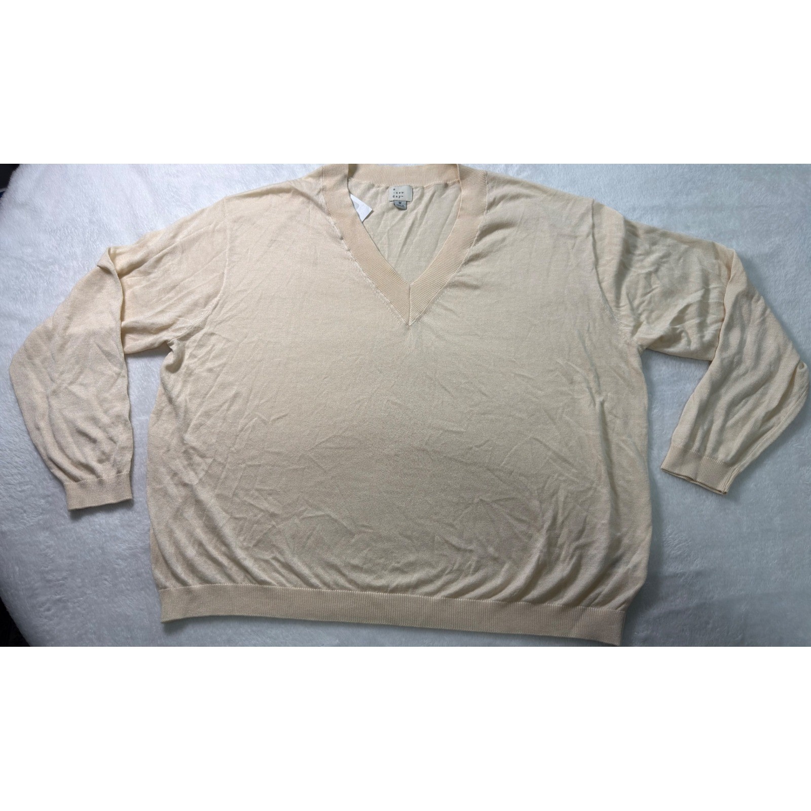 A New Day Women Sweater V Neck Long Sleeve Cream Knit Pullover Top Thin Medium