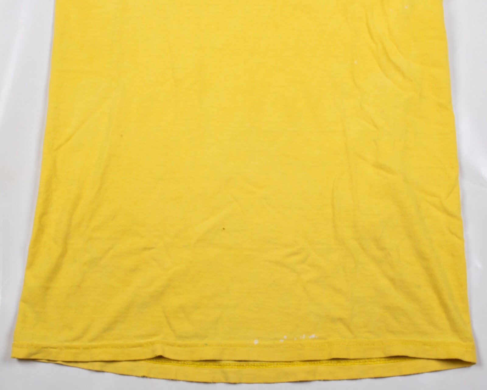 Vintage 2000 Red Sand American Standard Worn Distressed Yellow Shirt Men’s Small
