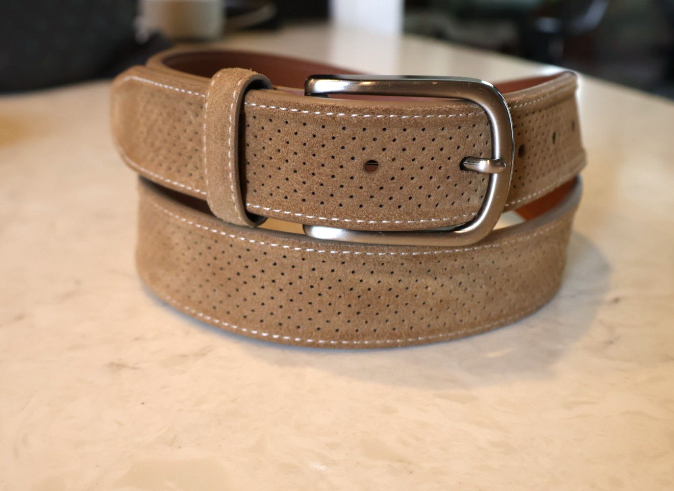 Leather Suede Tan JOHNSTON MURPHY Perforated 1 7/16″ Wide SZ 38 NEW FLAW 813