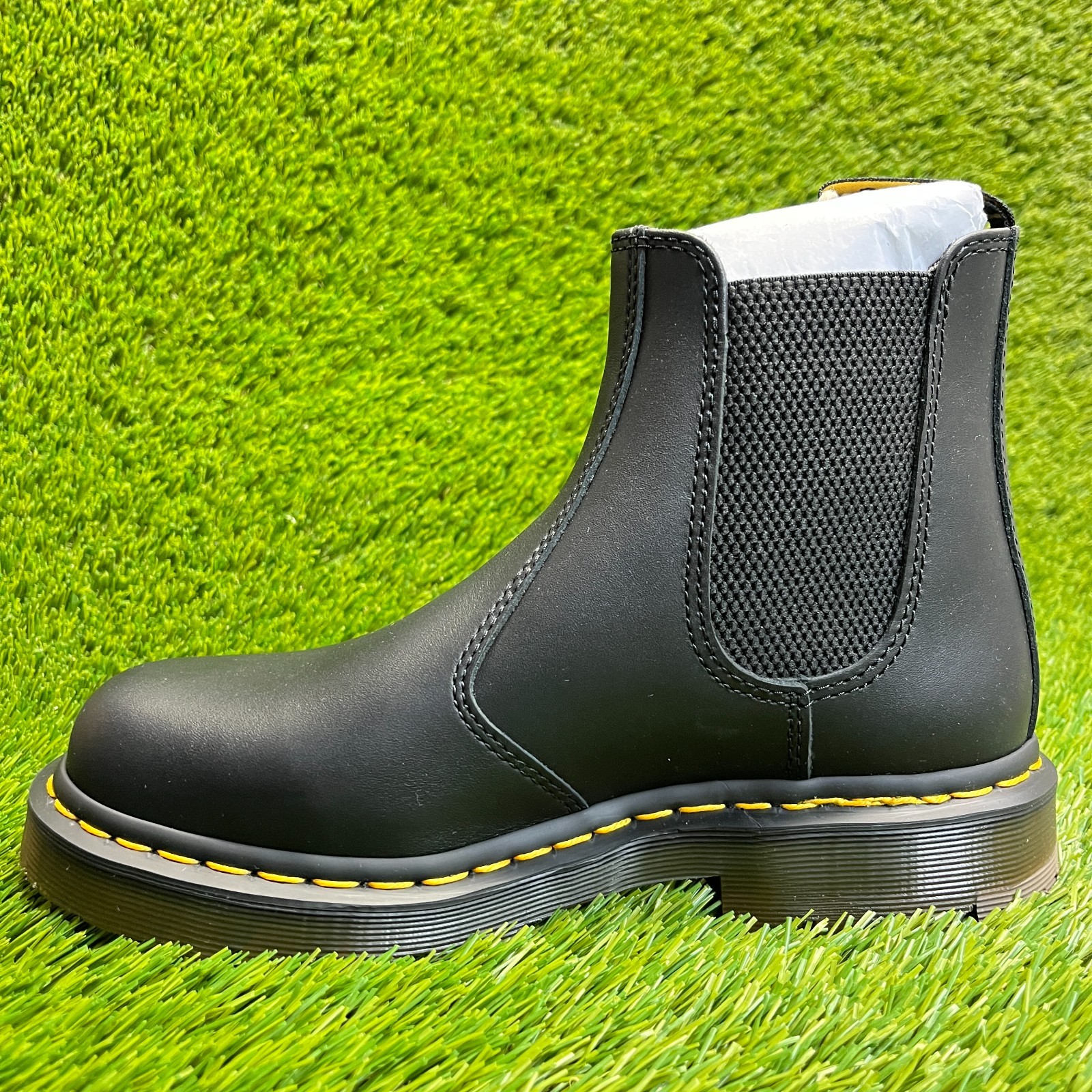 Dr. Martens 2976 SR Mens Size 7 Womens 8 Black Classic Leather Chelsea Boots