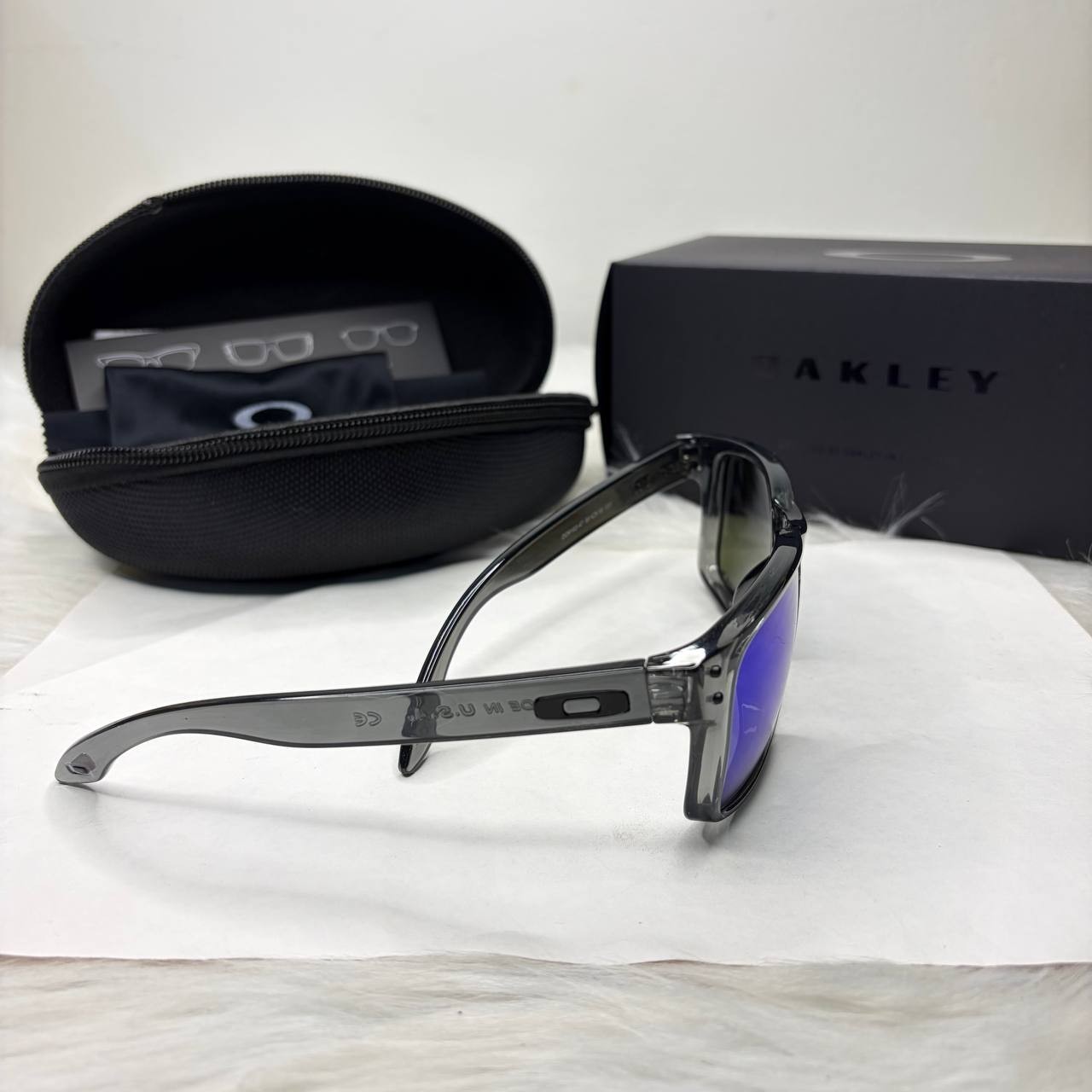 Oakley Holbrook Polarized Sunglasses Smoke Gray Frame Deep Blue Mirror Lens