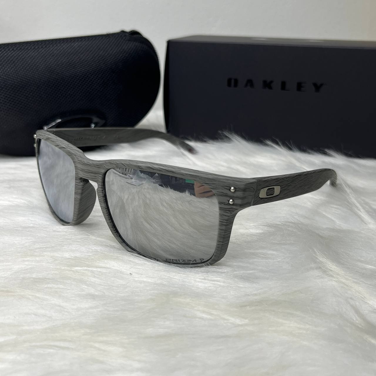 Oakley Holbrook Polarized Sunglasses Grey Woodgrain Frame Silver Mirror UV New