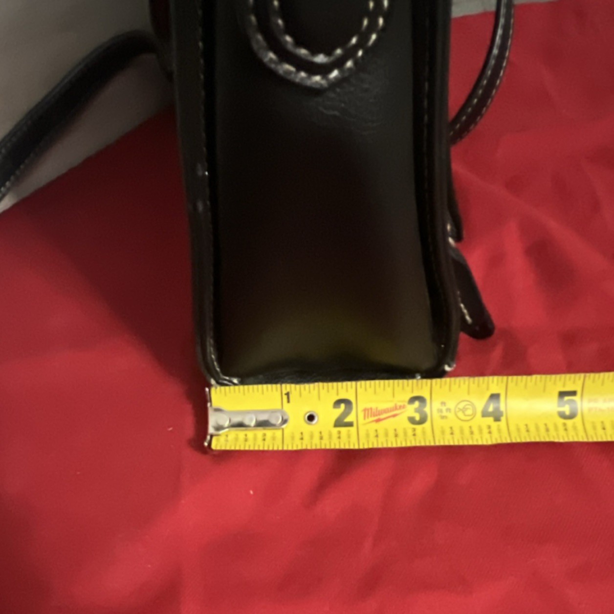 Liz Claiborne Black Shoulder Bag Contrast Stitching Logo Plate Red Lining Women