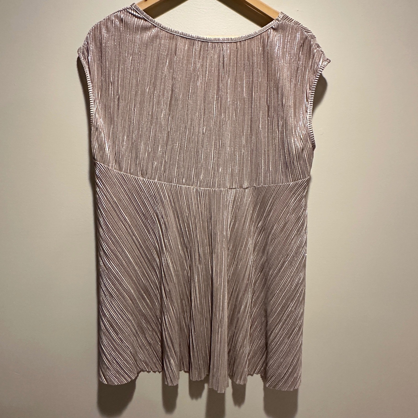 The Odells Pleated High Low Metallic Blouse Womens S Gold Shimmer Dressy Party