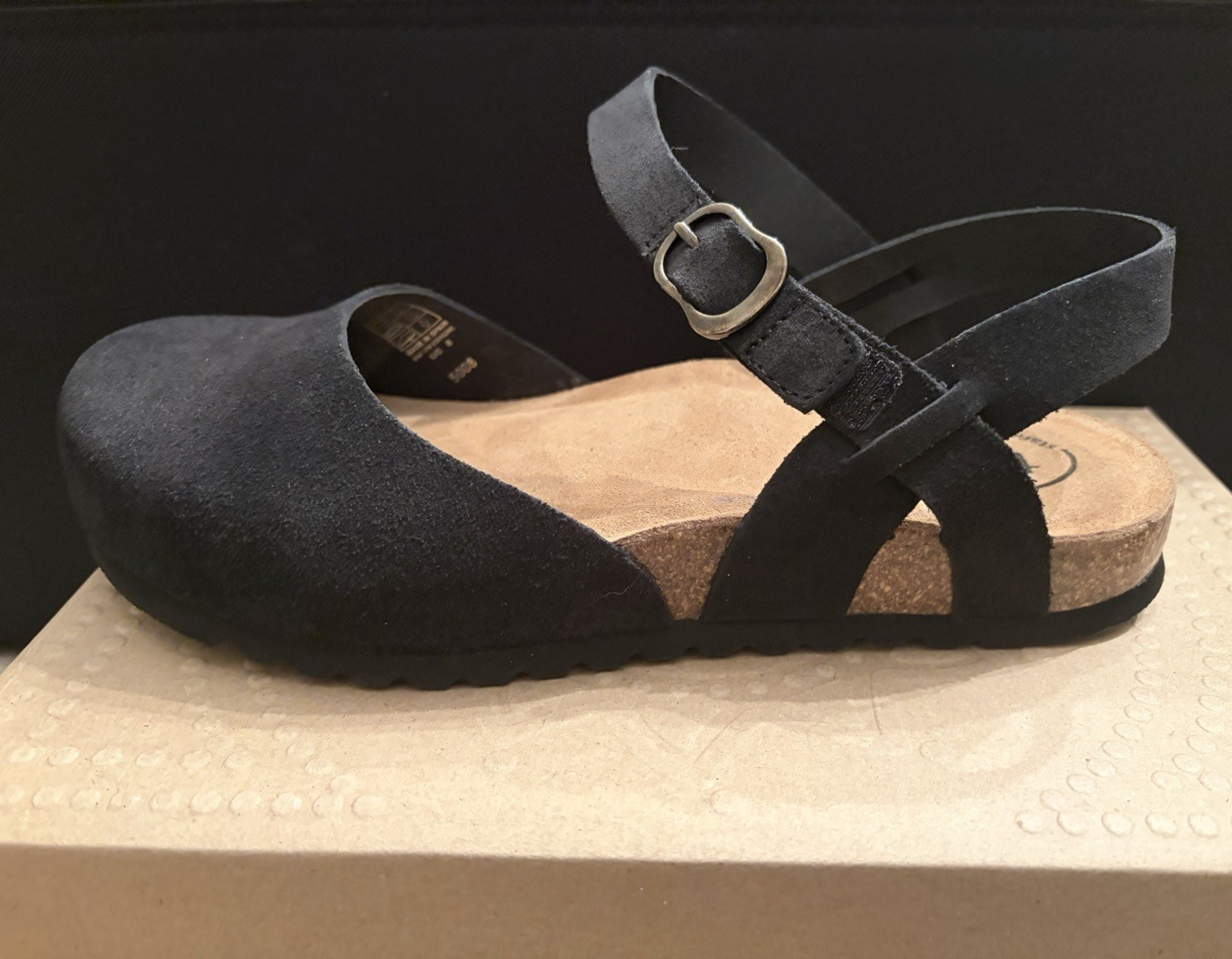 Taos Women’s Black Suede Slingback Flat Closed Toe Size 8