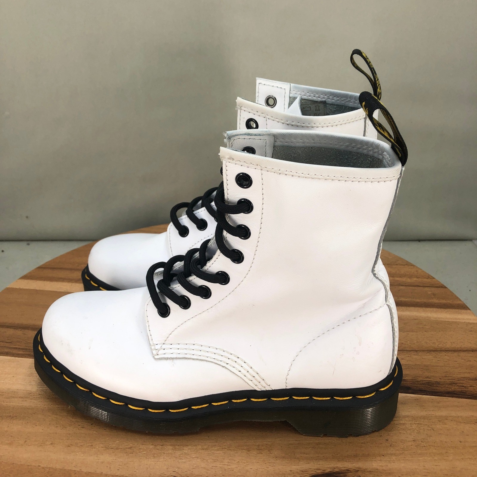 Doc Martens 1460 White Leather Lace Up Combat Boots Womens Size 7 Ankle 8 Eye