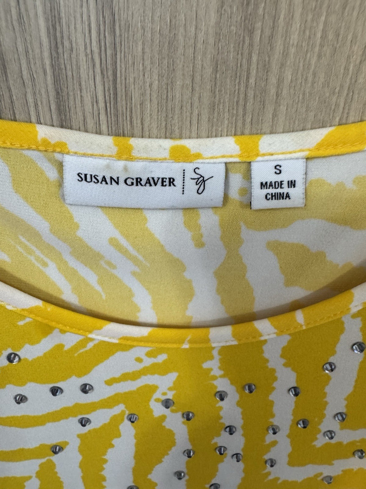 Susan Graver Yellow White Geometric Rhinestone Scoop Neck 3/4 Sleeve Top S